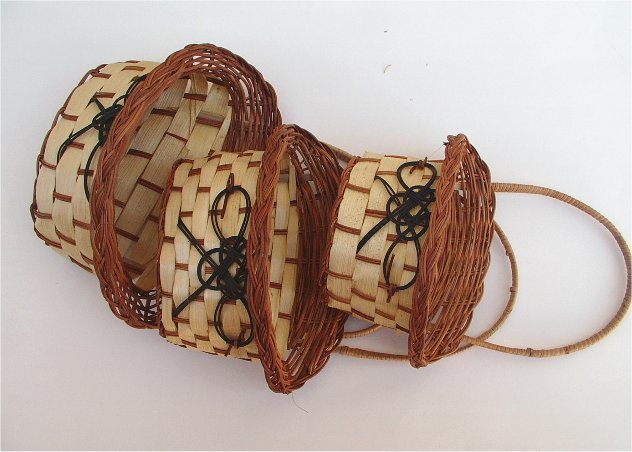 Bamboo wall basket with bow - set of three